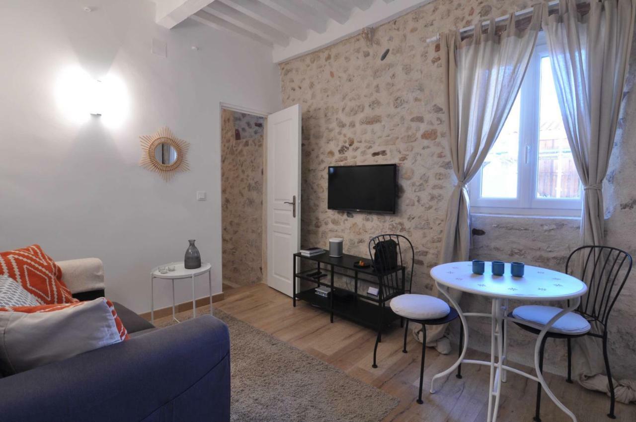 Beautiful One-Bedroom Apartment - Picasso 2 - Stayinอองทีบส์ ภายนอก รูปภาพ